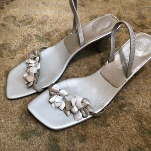 Gorgeous sandals!!! ❤️